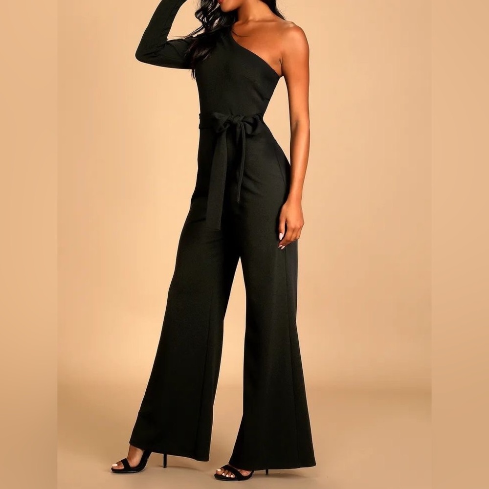 Black lulus jumpsuit